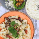 zestaw lunchowy PAD GALAM PLEE - kapusta smażona na woku z czosnkiem, grzyby shitake, pomidorki, ryż jaśminowy - restauracja tajska Bankcook Poznań