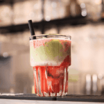 matcha latte truskawkowa mrożona - restauracja tajska Bankcook Poznań